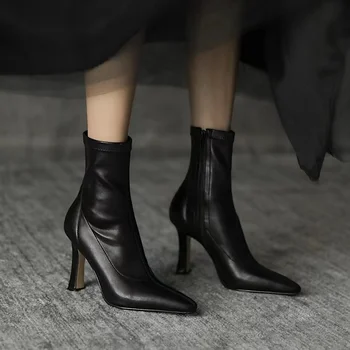 Yüksek Topuklu Elbise Ayakkabı Sivri Burun Çıplak Çizmeler Siyah Patik Topuklu Moda yarım çizmeler Retro Bayan Ayakkabıları Sonbahar bayan Botları